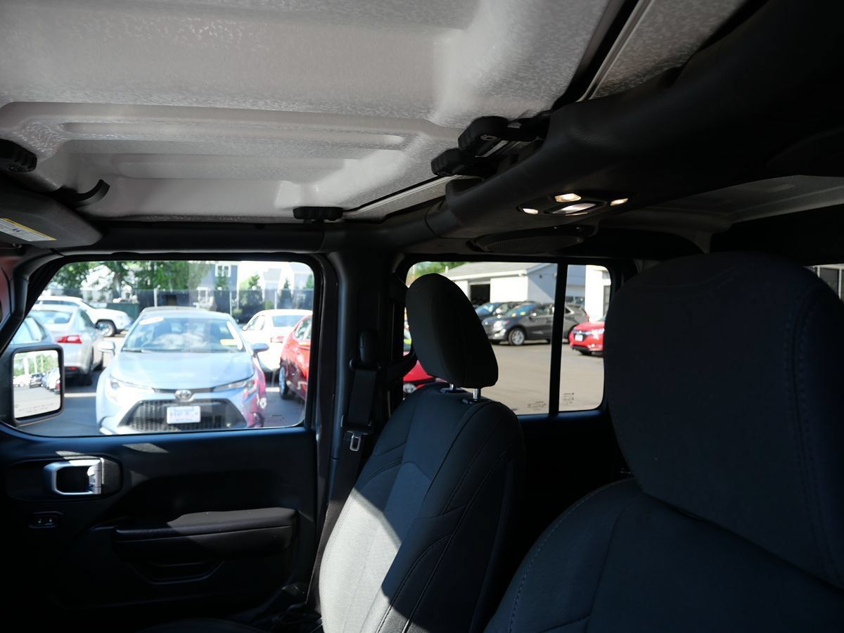 Used 2020 Jeep Gladiator Sport w/ Quick Order Package 24S AWD/4WD image 11