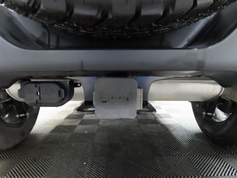 Used 2023 Jeep Wrangler Unlimited Sahara image 38