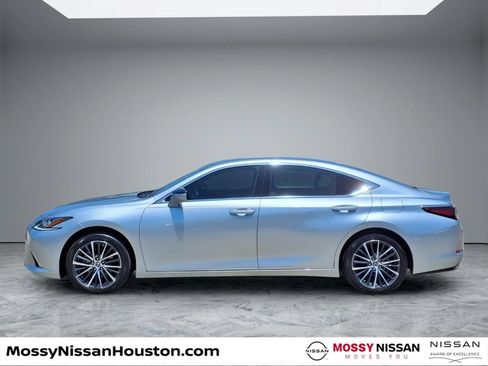 Used 2022 Lexus ES 350 w/ Premium Package FWD image 5