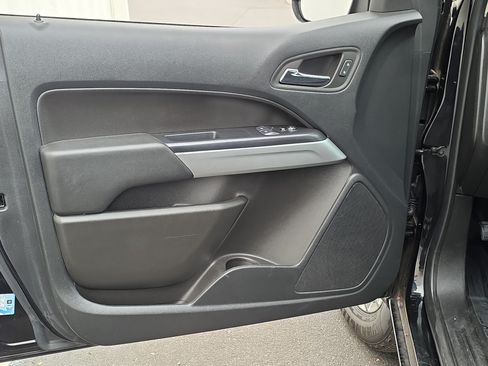 Used 2022 Chevrolet Colorado LT w/ Fleet Safety Package RWD image 9