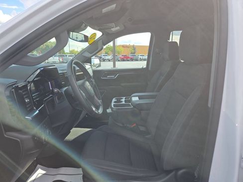 Used 2024 Chevrolet Silverado 1500 LT AWD/4WD image 17