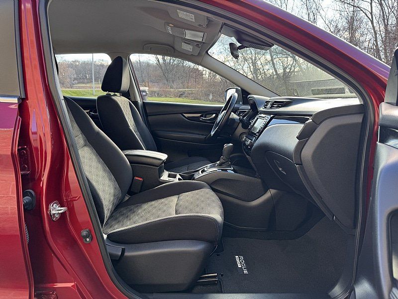 Used 2022 Nissan Rogue Sport SV AWD/4WD image 21