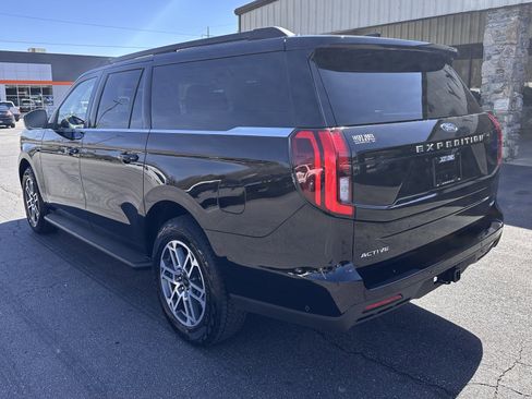 Used 2025 Ford Expedition Max Active AWD/4WD image 8