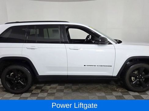 Used 2023 Jeep Grand Cherokee Altitude image 9