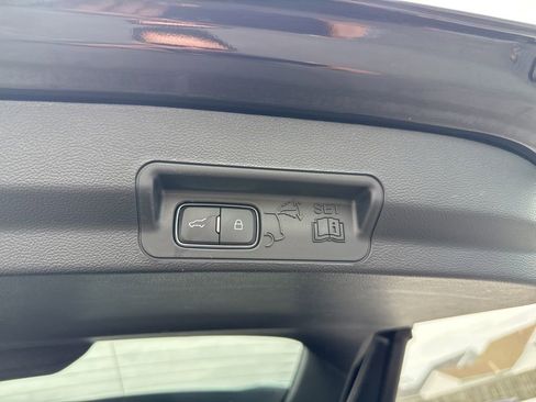 Used 2023 Ford Explorer XLT w/ Equipment Group 202A AWD/4WD image 39