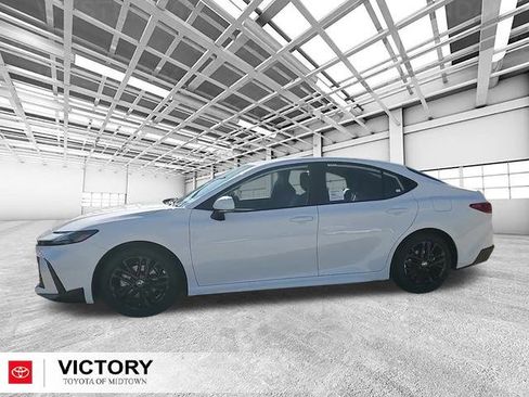 Used 2026 Toyota Camry SE image 6