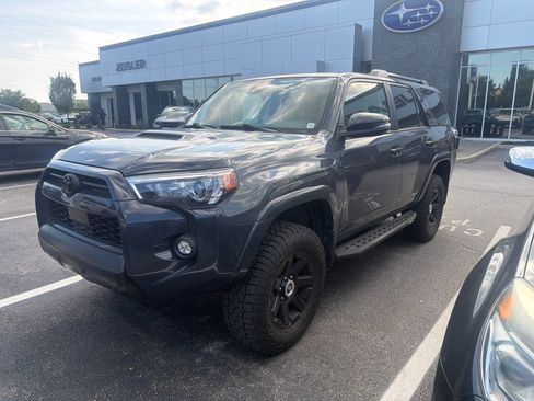 Used 2024 Toyota 4Runner TRD Off-Road Premium w/ Moonroof Package AWD/4WD image 3