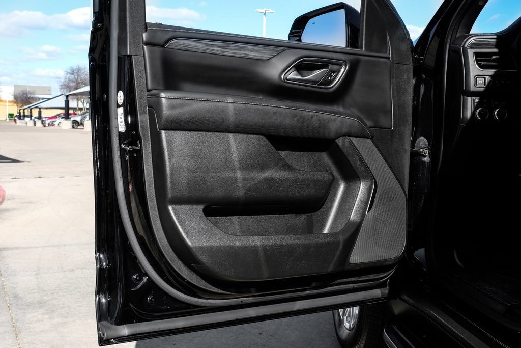 Used 2022 GMC Yukon XL SLT AWD/4WD image 47