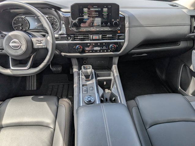 Used 2025 Nissan Pathfinder SL AWD/4WD image 7