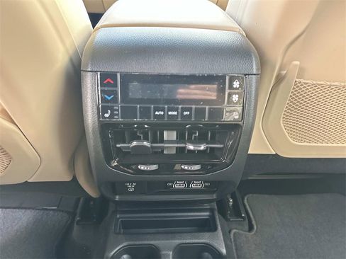 New 2025 Jeep Grand Cherokee L Limited image 12