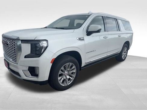 Used 2023 GMC Yukon XL Denali w/ Max Trailering Package AWD/4WD image 9