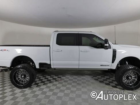 Used 2026 Ford F250 Platinum image 4