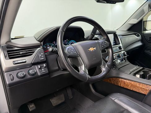 Used 2019 Chevrolet Suburban Premier AWD/4WD image 14