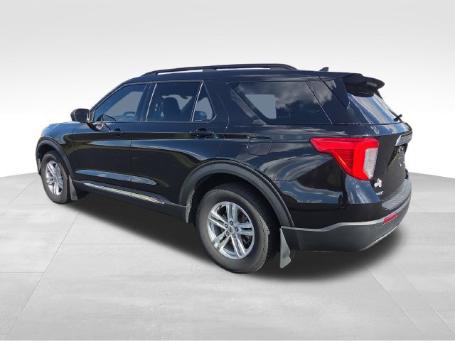 Used 2021 Ford Explorer XLT w/ Equipment Group 202A AWD/4WD image 3