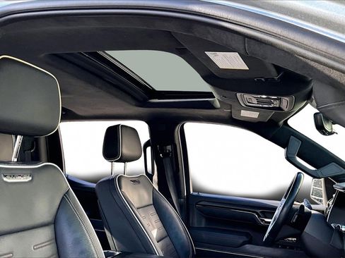 Used 2023 GMC Sierra 1500 AT4X image 16