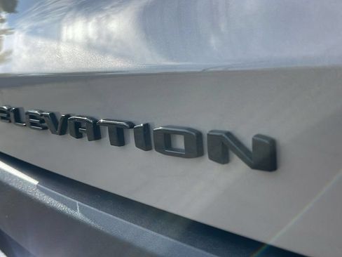 New 2027 GMC Terrain Elevation w/ Elevation Premium Package FWD image 32