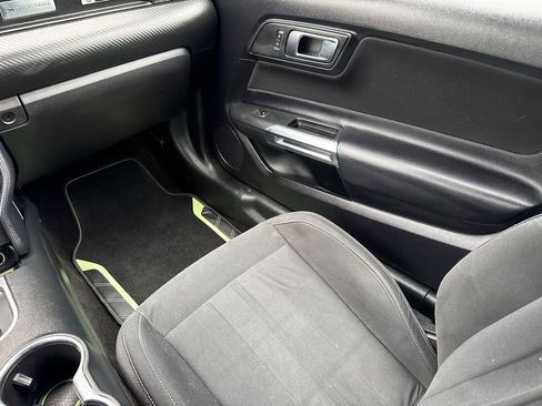 Used 2019 Ford Mustang Coupe RWD image 14