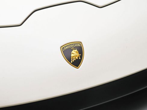 Used 2023 Lamborghini Huracan Tecnica image 23
