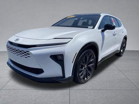 New 2025 Toyota Crown Signia image 2