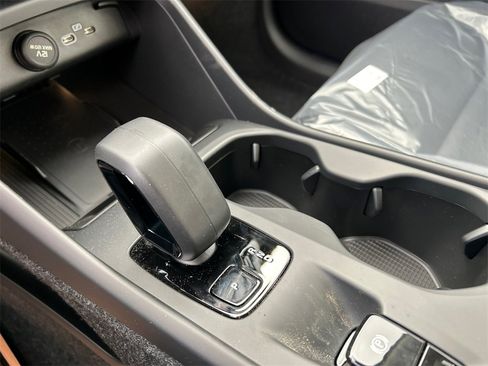 New 2026 Volvo XC40 B5 Core w/ Protection Package Premier image 20