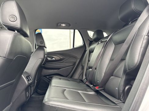 Used 2024 GMC Terrain SLT image 20
