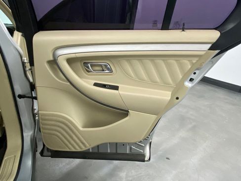 Used 2013 Ford Taurus SE image 41