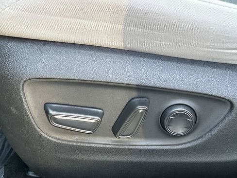 Used 2025 Toyota RAV4 XLE FWD image 26