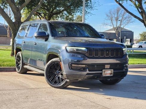 Used 2022 Jeep Wagoneer Series III image 2