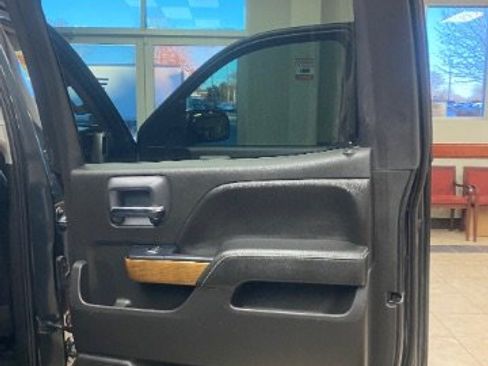 Used 2018 Chevrolet Silverado 1500 LTZ image 15