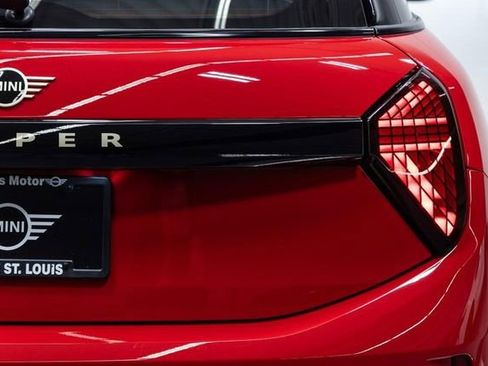 New 2026 MINI Cooper 4-Door Hardtop image 8