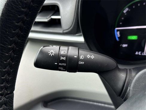 Used 2024 Toyota Sienna XLE image 27