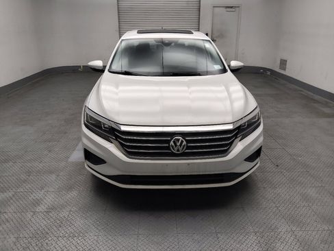 Used 2021 Volkswagen Passat 2.0T SE FWD image 14