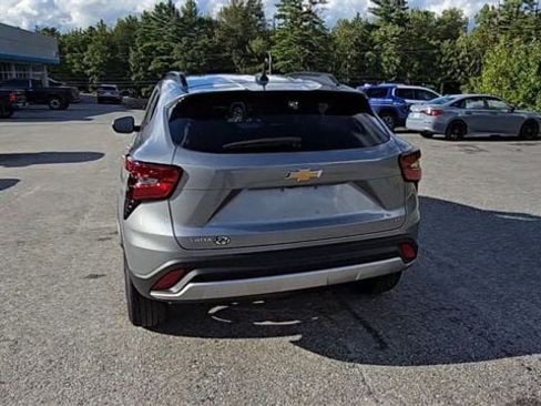 New 2025 Chevrolet Trax LT w/ Driver Confidence Package image 7