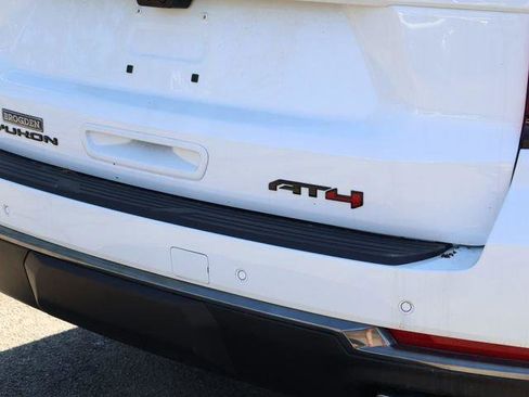 New 2026 GMC Yukon XL AT4 w/ AT4 Premium Plus Package AWD/4WD image 7