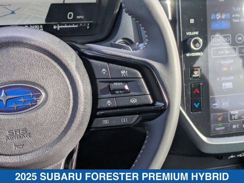 Used 2025 Subaru Forester Premium AWD/4WD image 18