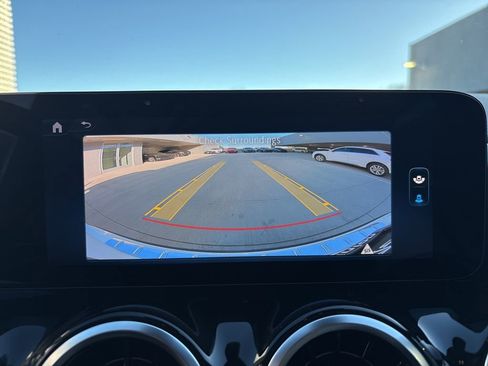 Used 2025 Mercedes-Benz GLA 250 4MATIC image 24