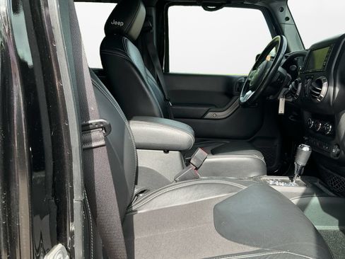 Used 2018 Jeep Wrangler Unlimited Sport AWD/4WD image 15