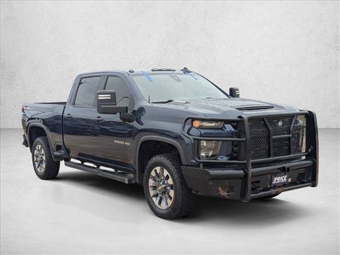 Used 2023 Chevrolet Silverado 2500 Custom w/ Custom Value Package image 3