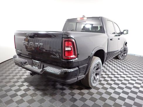 New 2026 RAM 1500 4x4 Crew Cab image 17