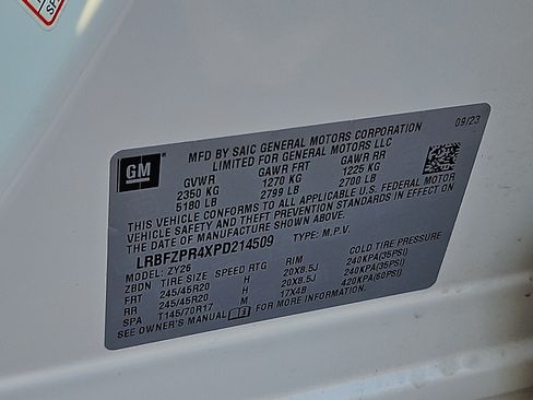 Used 2023 Buick Envision Essence w/ Sport Touring Package AWD/4WD image 27