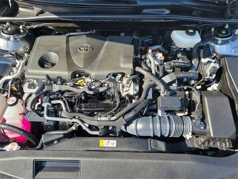 Used 2025 Toyota Camry SE image 27