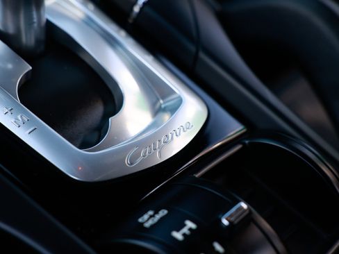 Used 2014 Porsche Cayenne Platinum Edition image 48