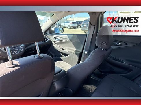 Used 2022 Chevrolet Malibu RS image 36