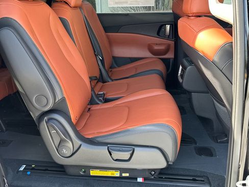 New 2026 Kia Carnival EX FWD image 15