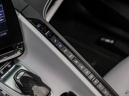 Used 2022 Chevrolet Corvette Stingray 2LT Z51 Performance & w/ Z51 Performance Package image 75