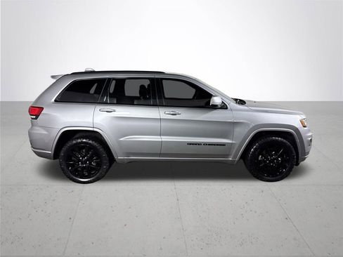 Used 2017 Jeep Grand Cherokee Altitude w/ Quick Order Package 23Z AWD/4WD image 5
