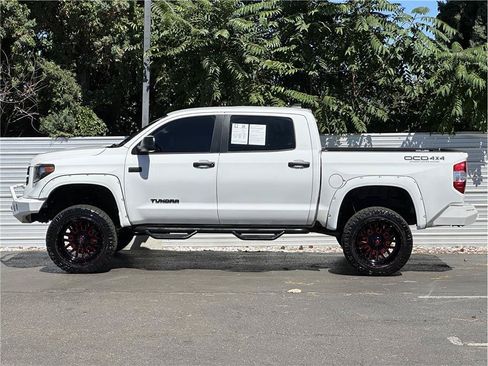 Used 2020 Toyota Tundra SR5 w/ SR5 Upgrade Package AWD/4WD image 9