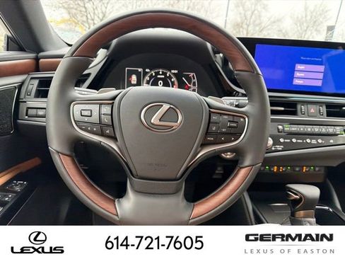 New 2025 Lexus ES 350 Ultra Luxury image 18