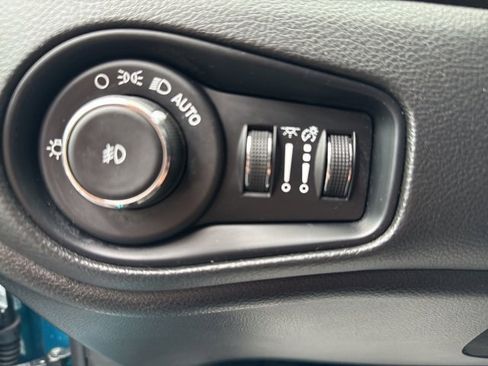 Used 2022 Jeep Renegade Latitude image 17