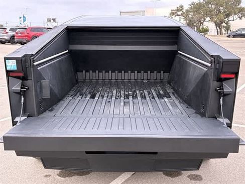 Used 2025 Tesla Cybertruck AWD Crew Cab image 36